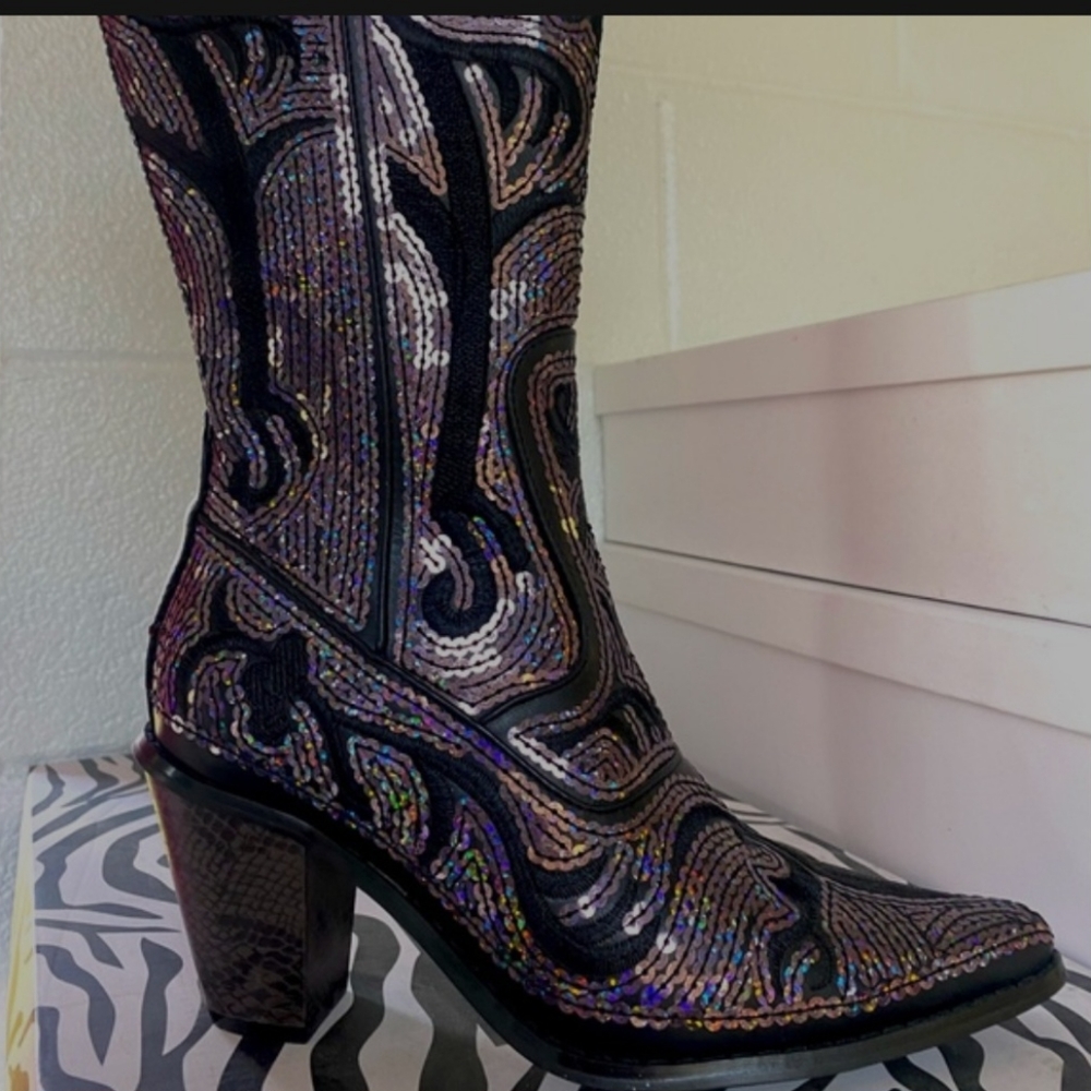 Women’s Black Sparkly Sequin Cowgirl Mid-Calf Boots